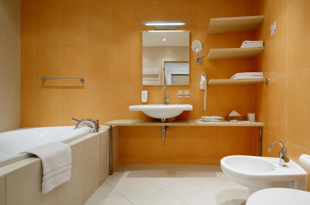 Orea Hotel Atrium Otrokovice Room photo
