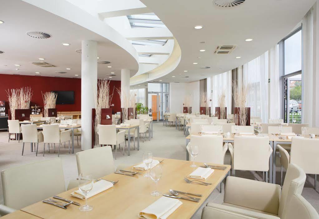 Orea Hotel Atrium Otrokovice Exterior photo